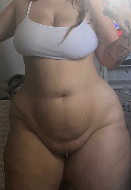 Sophia Cundiff model free image