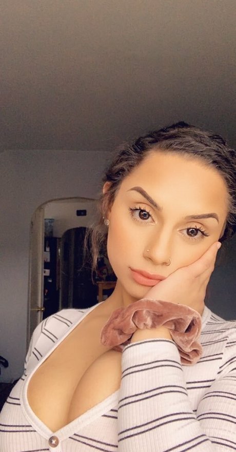 Desire Negro adult model photo