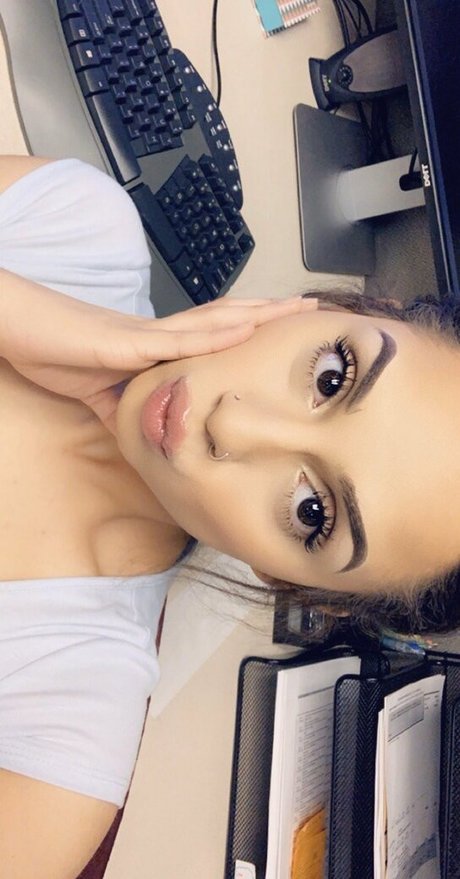 Desire Negro model picture