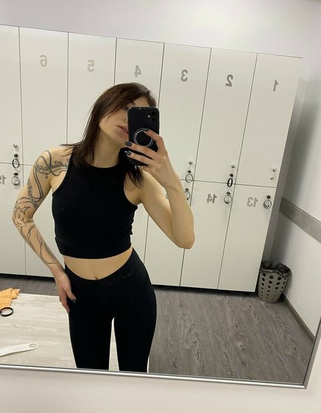 Elis222 art model image