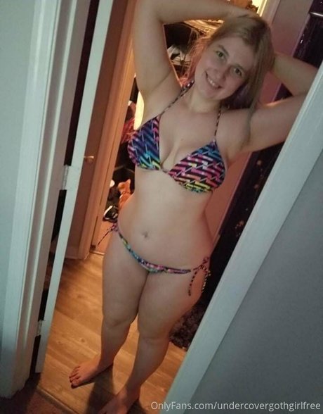 undercovergothgirlfree Profile Photo