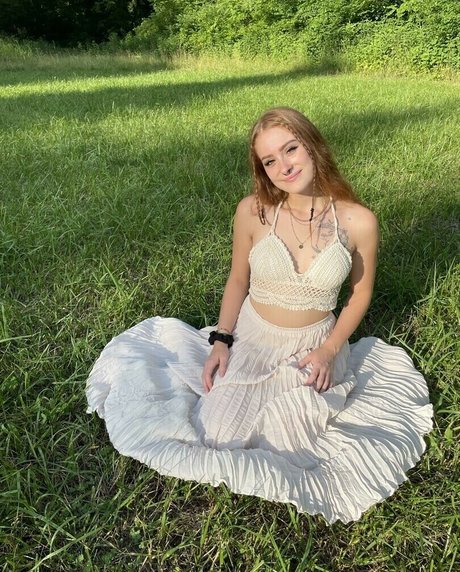 BnnyBBB nudes star image