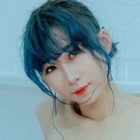 Ed Mosaic xxx model images