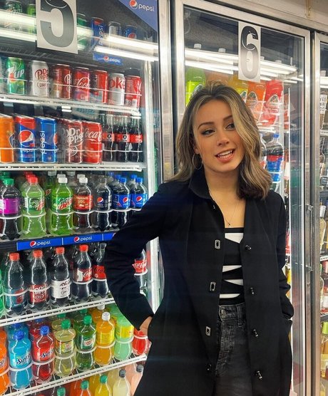 Serena Mello pornstar free pictures