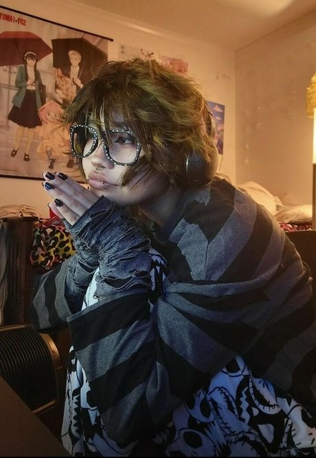 kinsathic pornographic model galleries