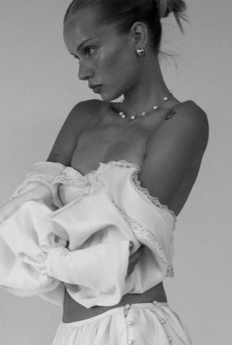 Lindsay Vrckovnik Linmick nice actress pictures