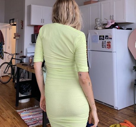 Lindsay Vrckovnik Linmick hot model pic