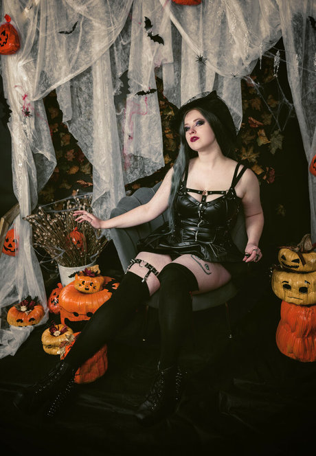 petite girls onlyfans free naked images