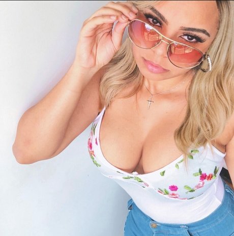 Lpatronafernandez model adult pic