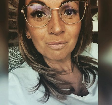 Alexandra Tokay naked actress picture