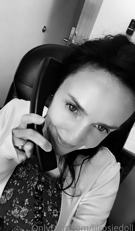 lilrosiedoll nude model archive