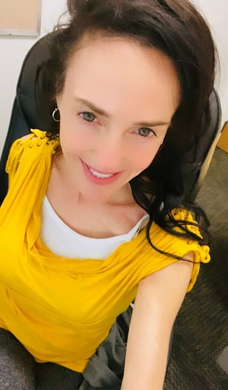 lilrosiedoll erotic model images