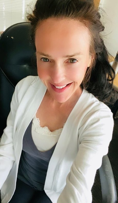 lilrosiedoll free actress gallery