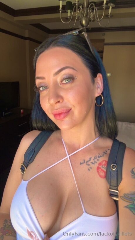 lackofskillets art model gallery