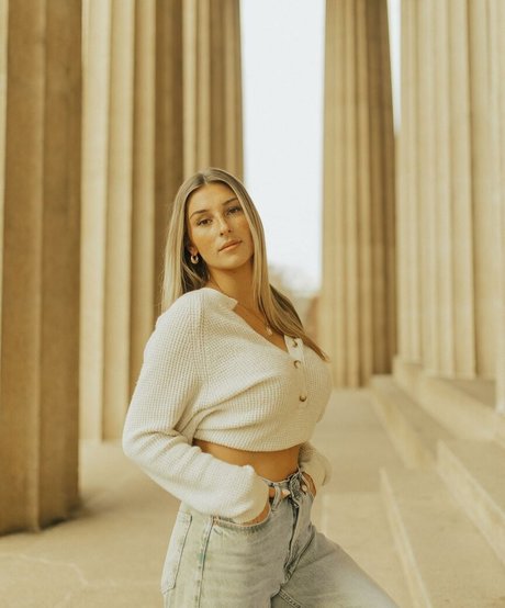 Abbey Wilson model nice image