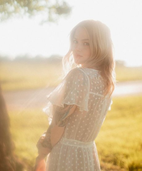 busty solo onlyfans art nude pictures