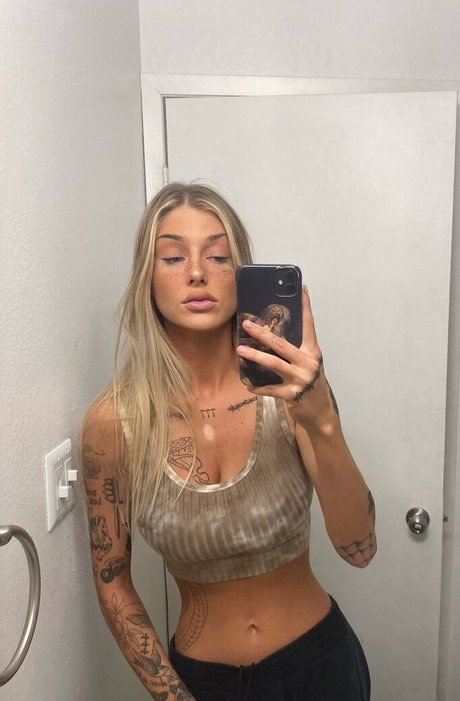 Ryrenee porn actress photo