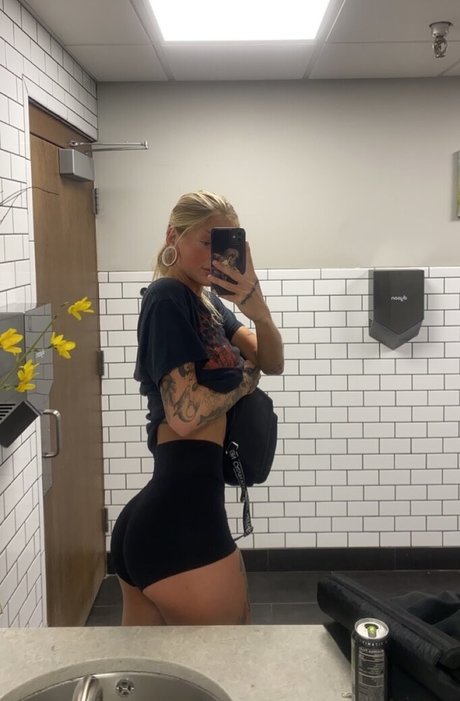 Ryrenee pornstar sex photo