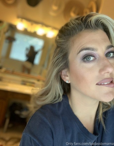 badasstxmama star hot pic