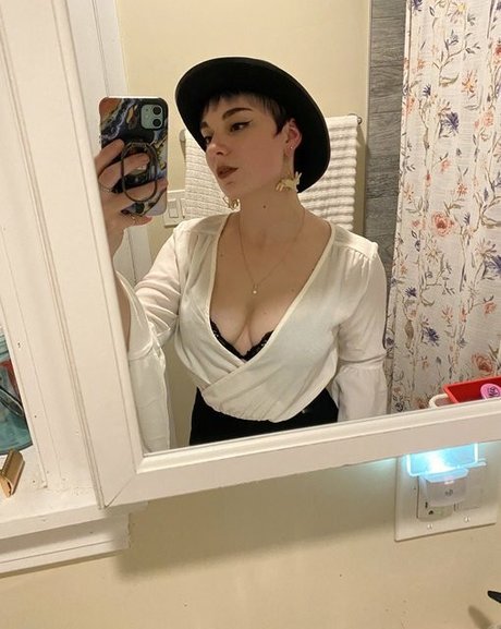 Casey Lee Williams sex model image