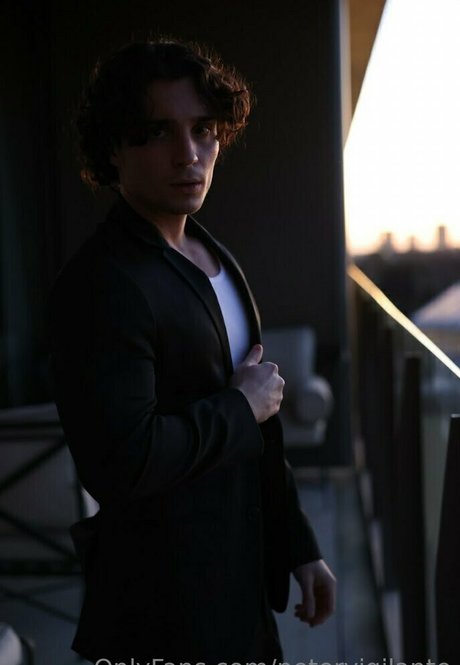 petervigilante star pretty photo