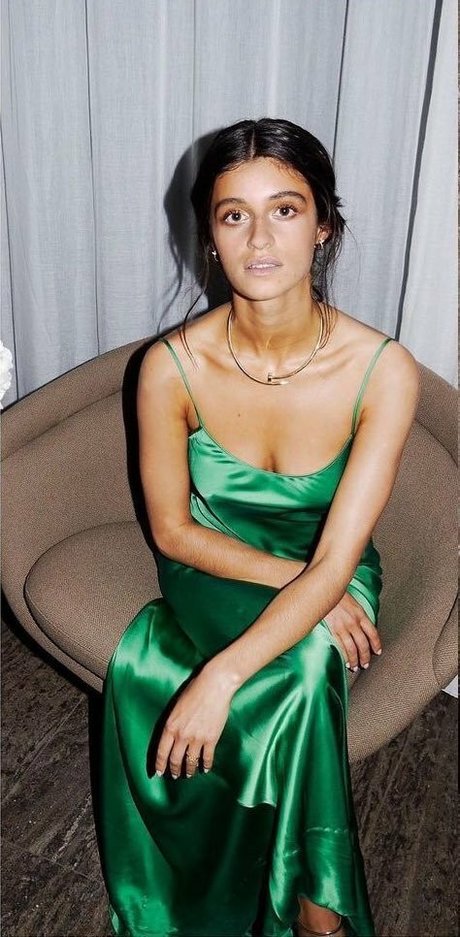 Anya Chalotra pornstar hot img