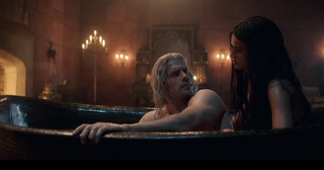 Anya Chalotra nude star photos