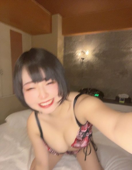 Ruis Tsuji pornstar naked photo