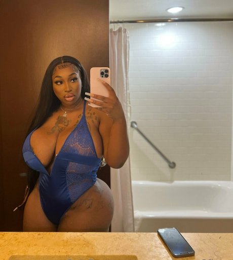 mercedesass2finee star porn image