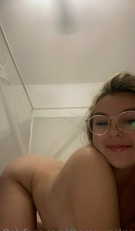 dhomewrecker naked actress photos