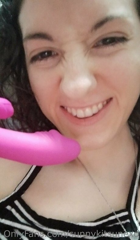 sunnykitsunexo pornstar naked pics