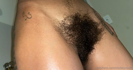 mickeymooh beautiful model image