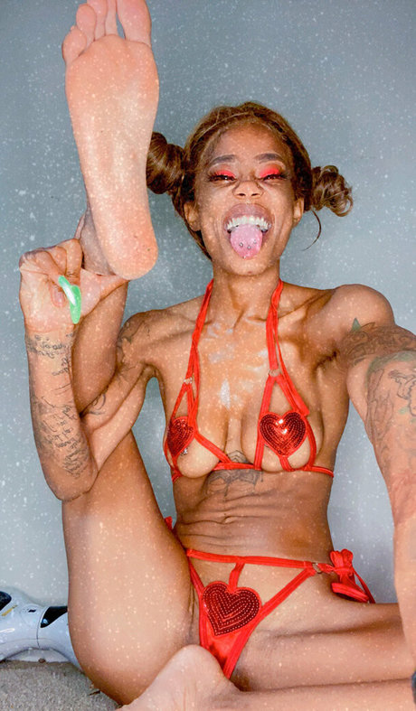 mickeymooh free star photos