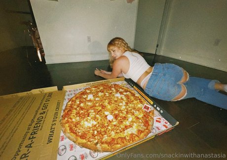 snackinwithanastasia pornographic actress picture