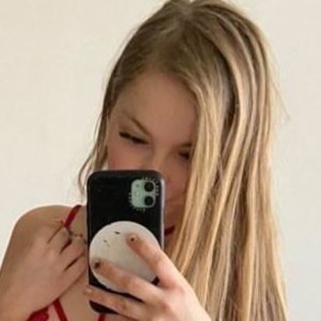 Mala officiall pretty model gallery