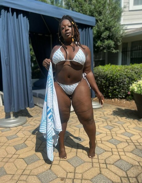 freethixen hot star image