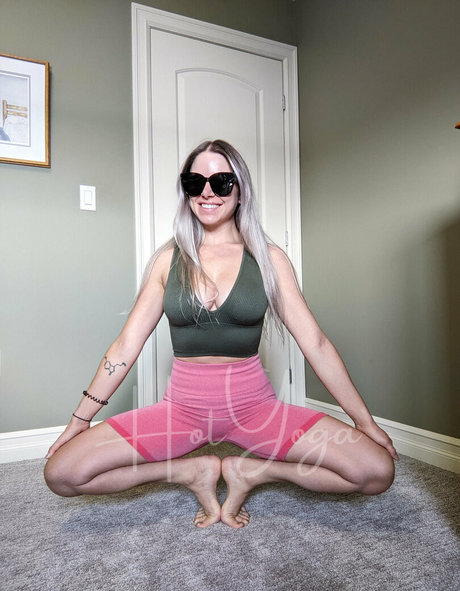 hot yoga star nude photo