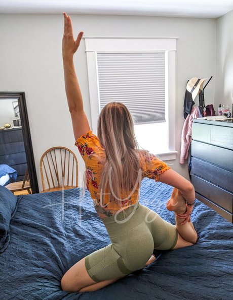 skinny milf onlyfans hot sexy images