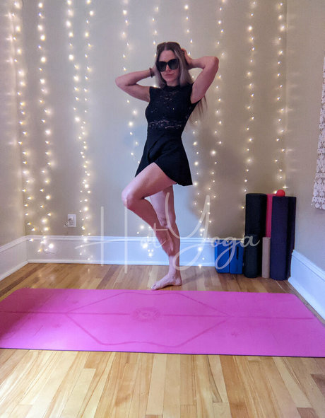 hot yoga sexy actress galleries