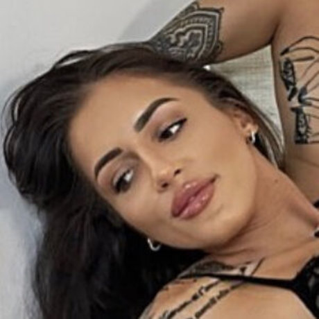 alohafitt star naked photos