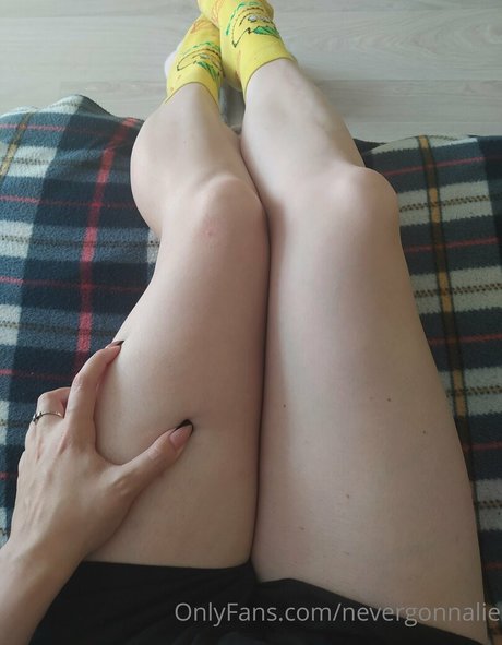 nevergonnalie model xxx image