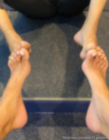 size 11 goddess model free pictures