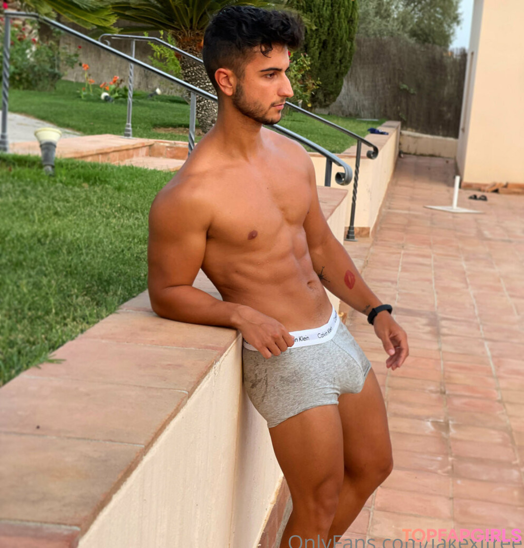 exoticboyfree star nude photo