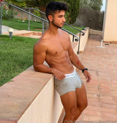 exoticboyfree star nude photo