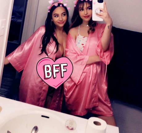 Ellie Johnston sex model gallery