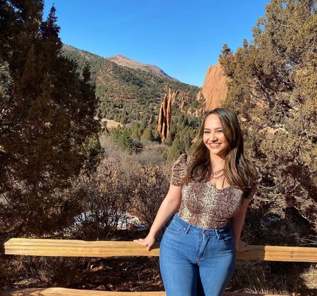 Ellie Johnston perfect star pictures