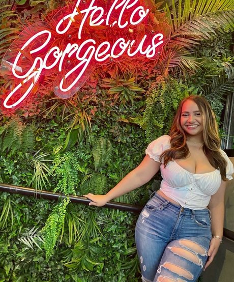 Ellie Johnston nude star pics