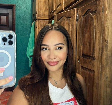 Ellie Johnston star nude gallery