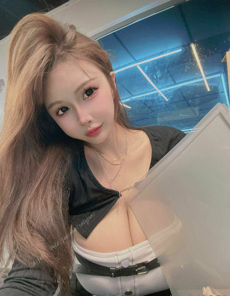 thick latina milf onlyfans sexy nudes picture