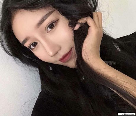 Sweetwovo star pornographic photos